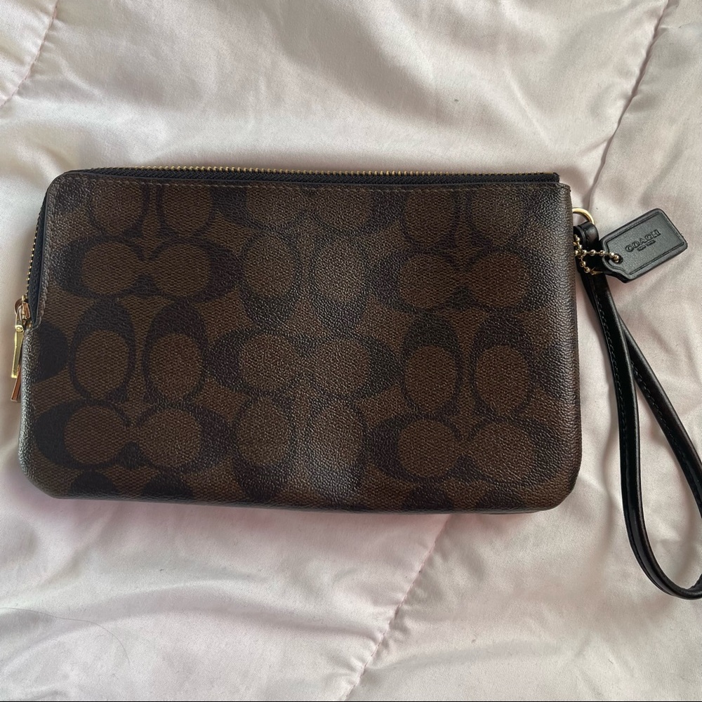 Coach Wristlet - Picture 3 of 4
